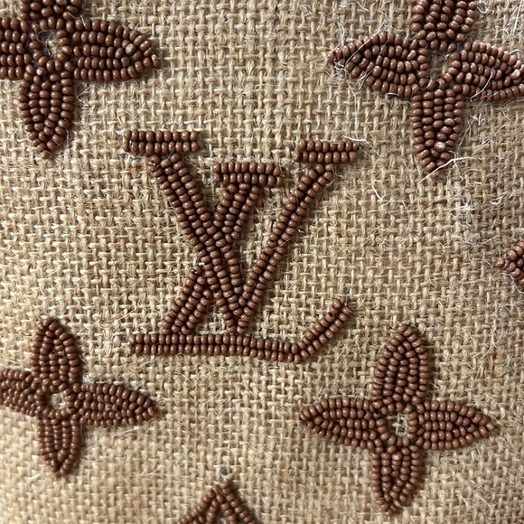 Island Beach Ready 🕶️Can’t believe I’m posting this! LV NWOT - Picture 3 of 11